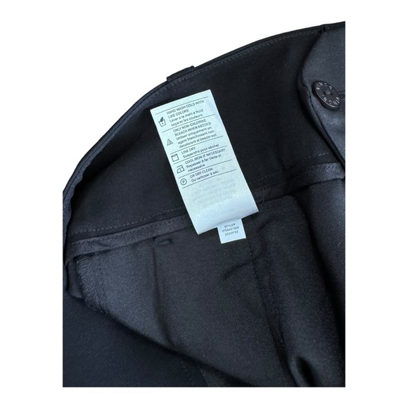 Vince | $345 Tapered Trouser Pant in Black, Size 6 - Picture 8 of 11